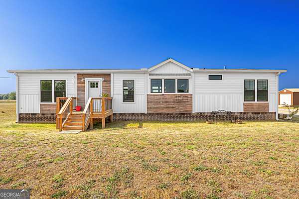 5.4 Acres of Land with Home for Sale in Comer, Georgia