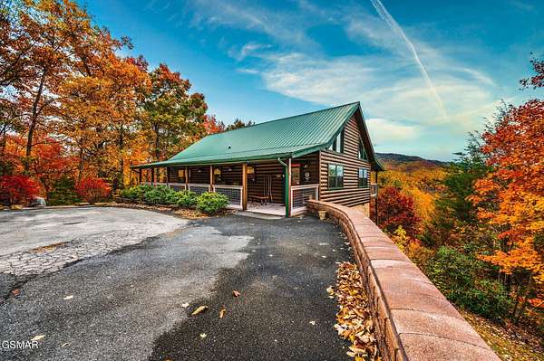 1.84 Acres of Land with Home for Sale in Gatlinburg, Tennessee