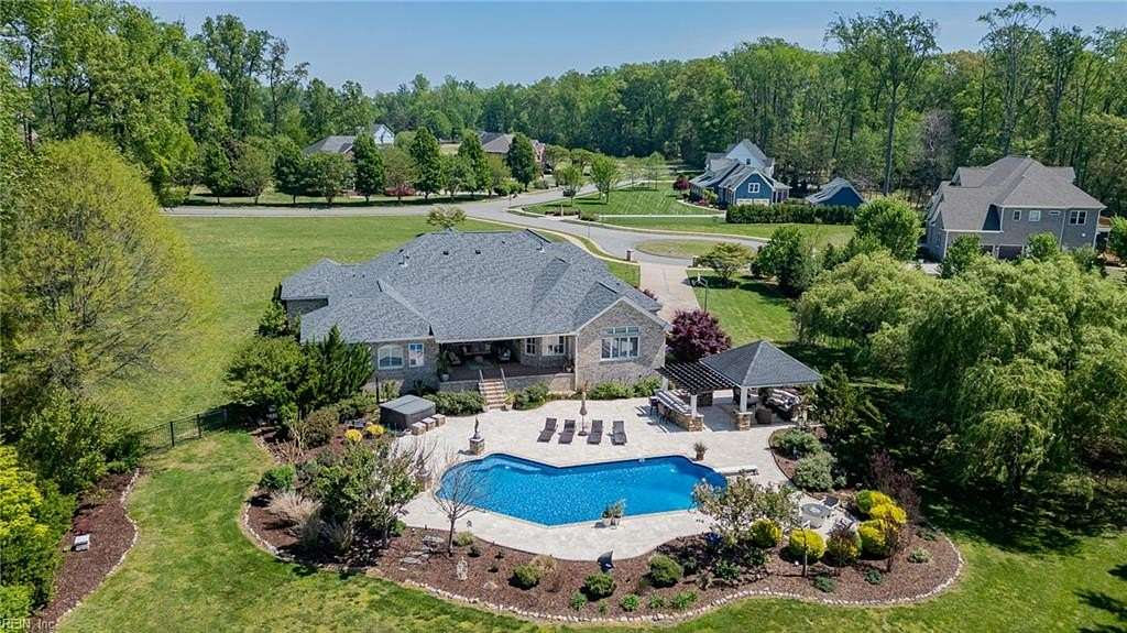 3.1 Acres of Land with Home for Sale in Suffolk, Virginia