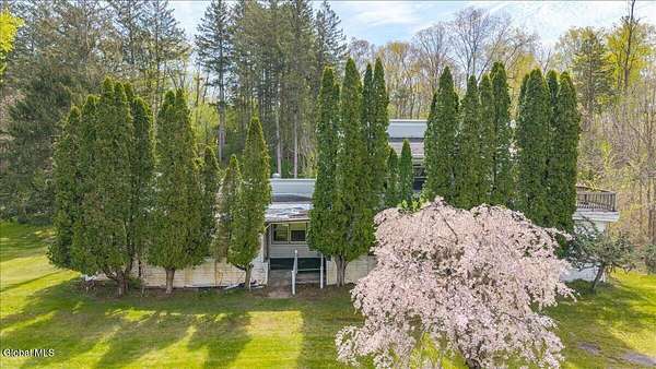 2 Acres of Improved Commercial Land for Sale in Selkirk, New York