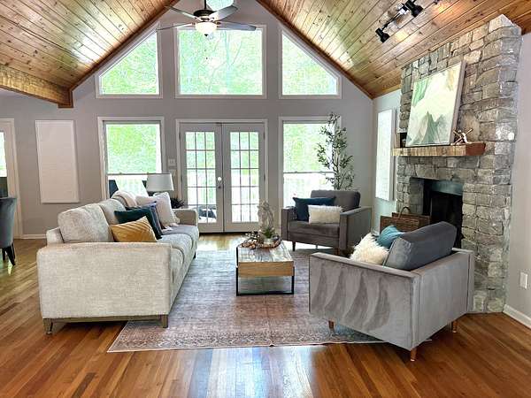 3.1 Acres of Land with Home for Sale in Kingston Springs, Tennessee