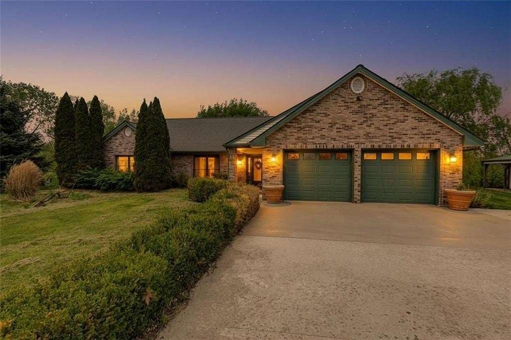 7.63 Acres of Land with Home for Sale in St. Joseph, Missouri