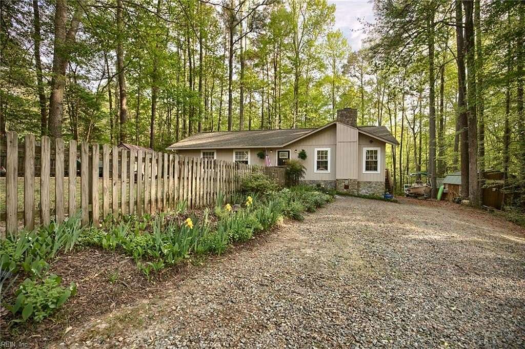 2.32 Acres of Land with Home for Sale in Gloucester, Virginia