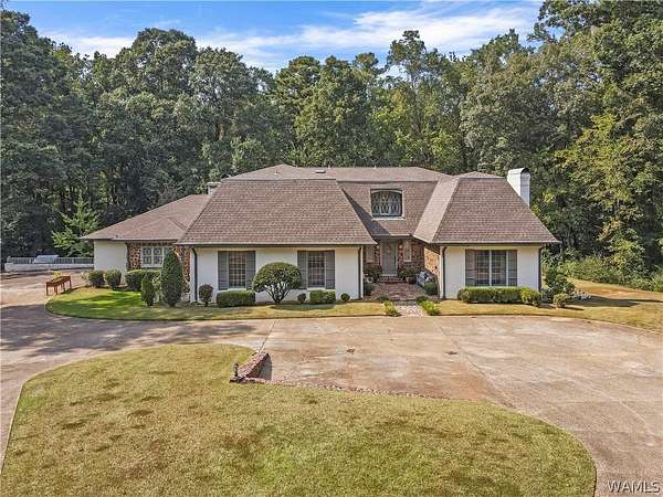 2.58 Acres of Land with Home for Sale in Tuscaloosa, Alabama