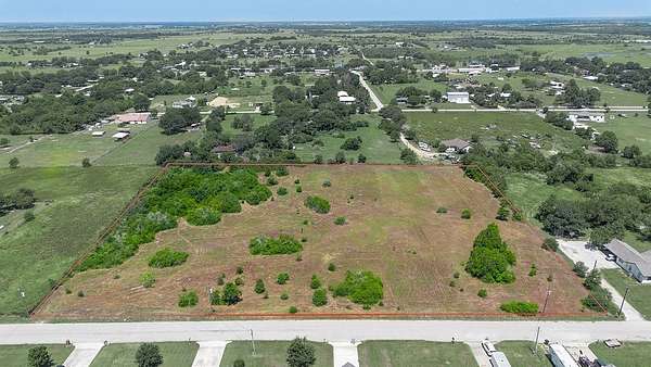 5.2 Acres of Residential Land for Sale in Sealy, Texas