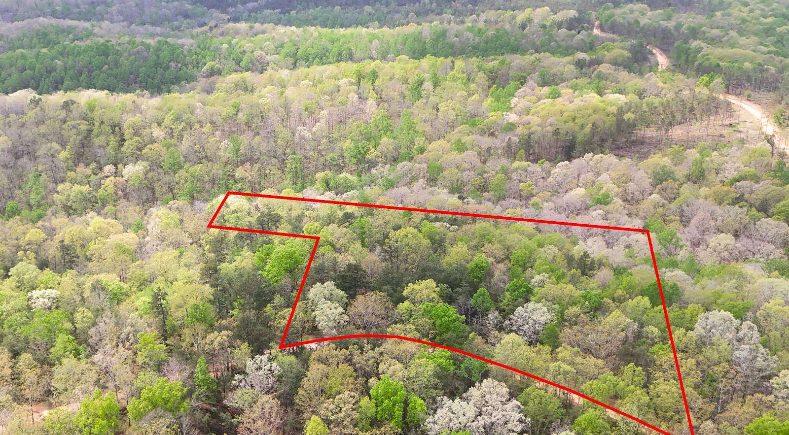 5.6 Acres of Residential Land for Sale in Centerville, Tennessee