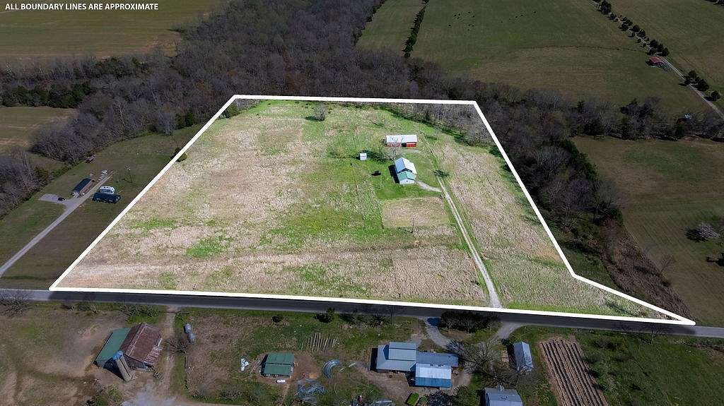 15 Acres of Agricultural Land for Sale in Lewisburg, Kentucky