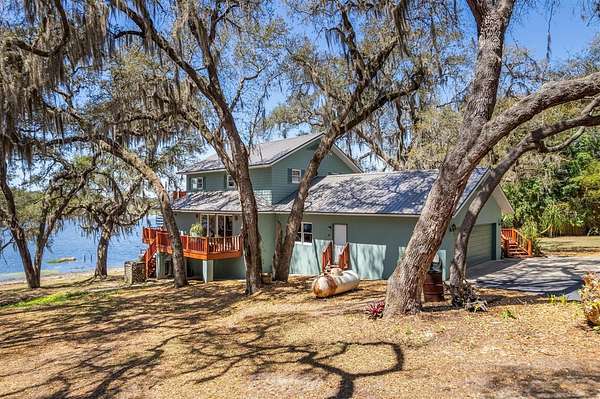 18.8 Acres of Land with Home for Sale in Melrose, Florida