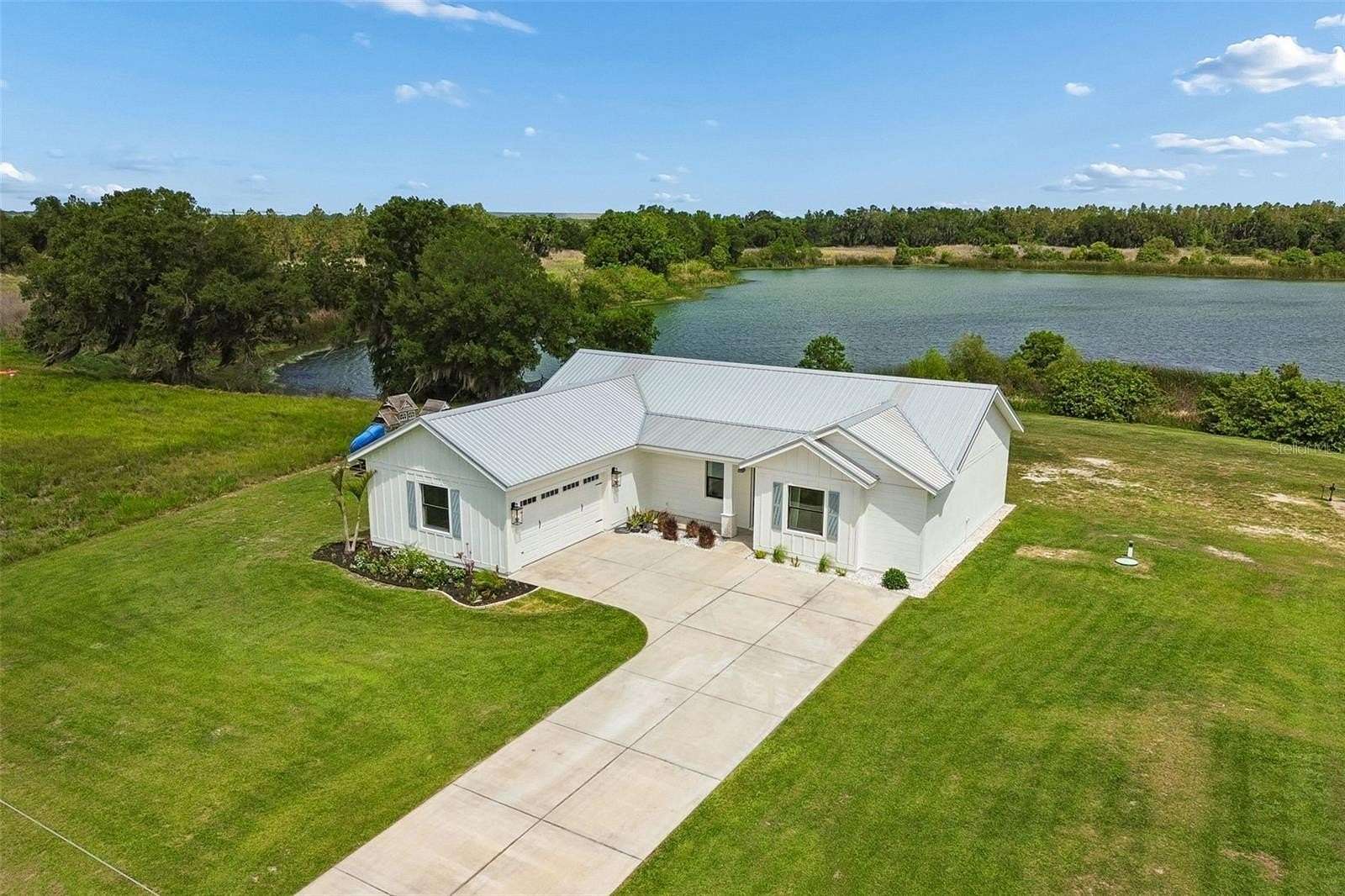 2 Acres of Land with Home for Sale in Fort Meade, Florida