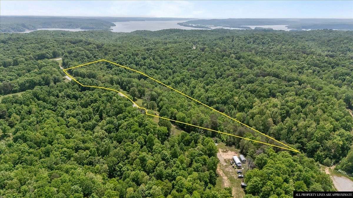 6.6 Acres of Residential Land for Sale in Waverly, Tennessee