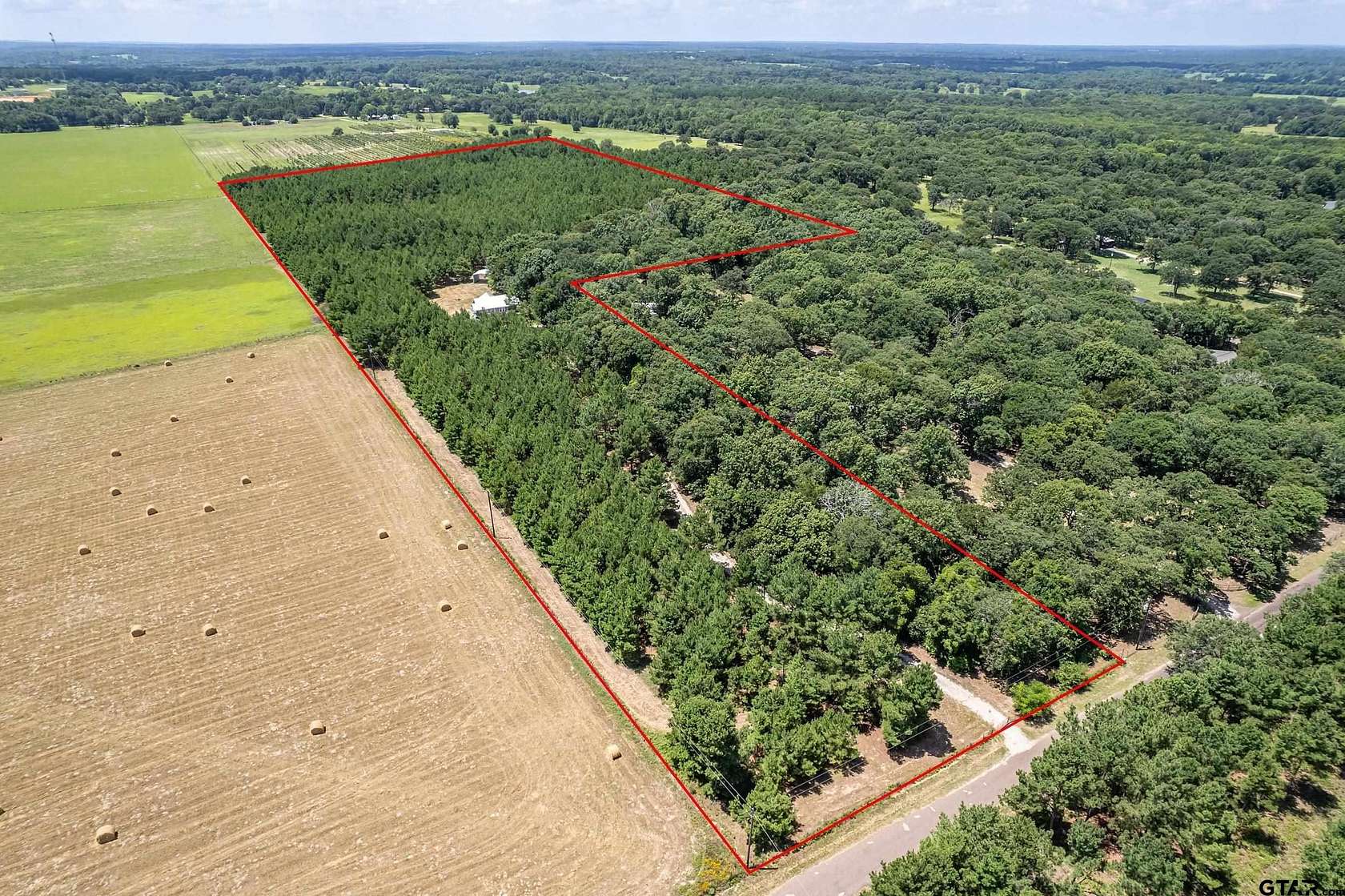 28.3 Acres of Recreational Land with Home for Sale in Mineola, Texas