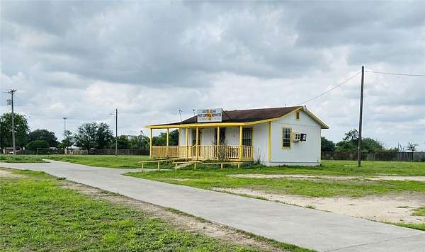 0.52 Acres of Improved Mixed-Use Land for Sale in Alice, Texas