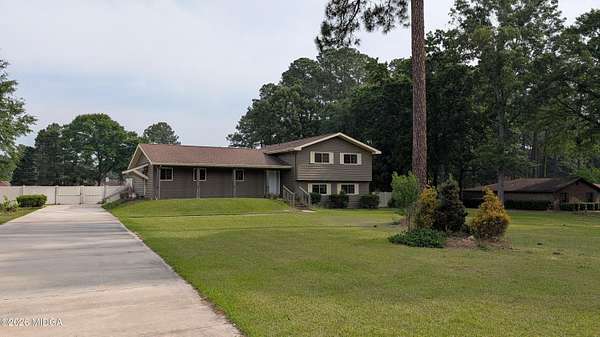 1.56 Acres of Land with Home for Sale in Warner Robins, Georgia