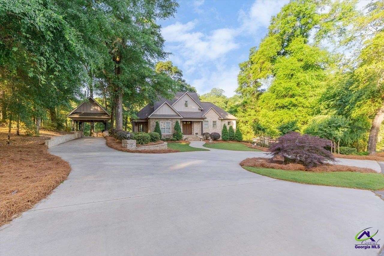 1.86 Acres of Land with Home for Sale in Perry, Georgia