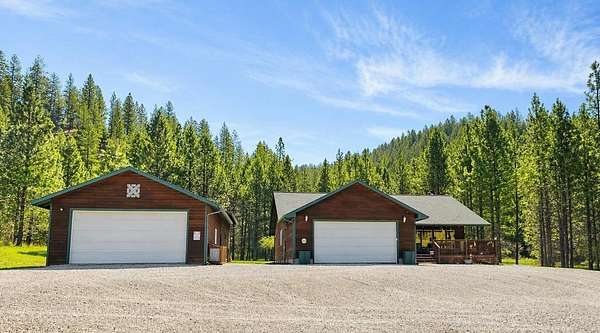 45 Acres of Land with Home for Sale in Springdale, Washington