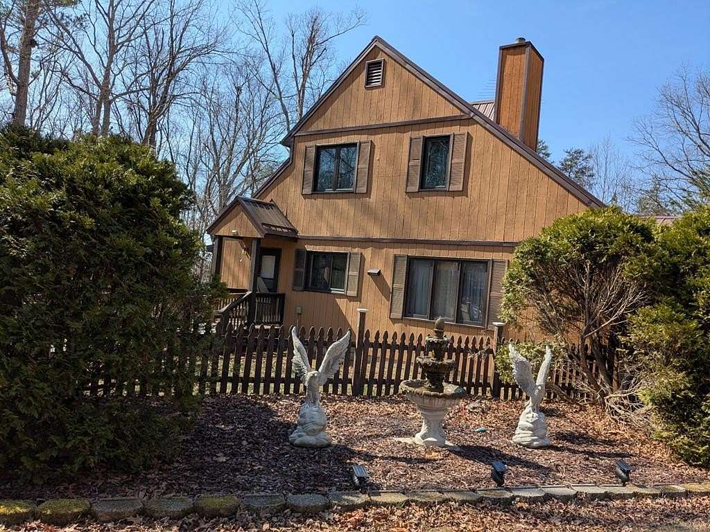 4.38 Acres of Land with Home for Sale in Green Bay, Virginia