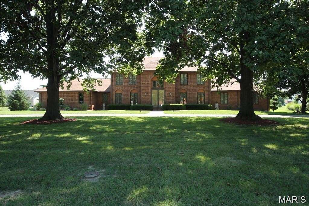 1.5 Acres of Land with Home for Sale in Mascoutah, Illinois