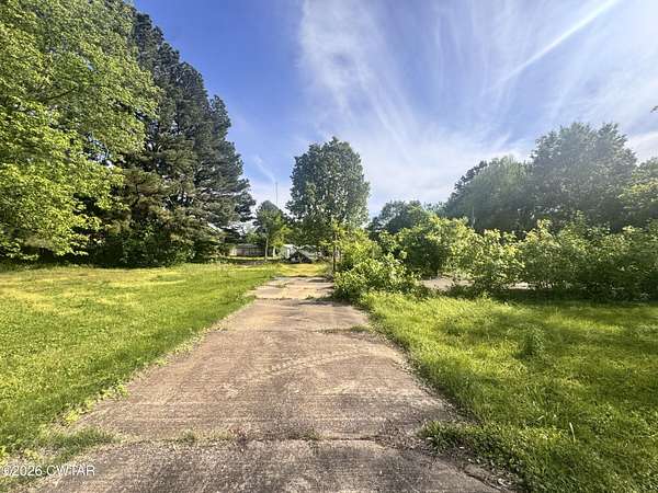 0.94 Acres of Residential Land for Sale in Dyersburg, Tennessee