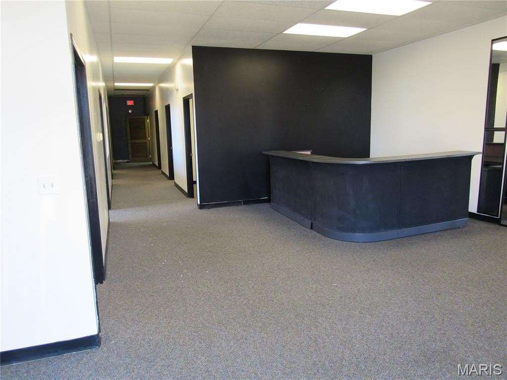 2.12 Acres of Improved Commercial Land for Lease in Alton, Illinois