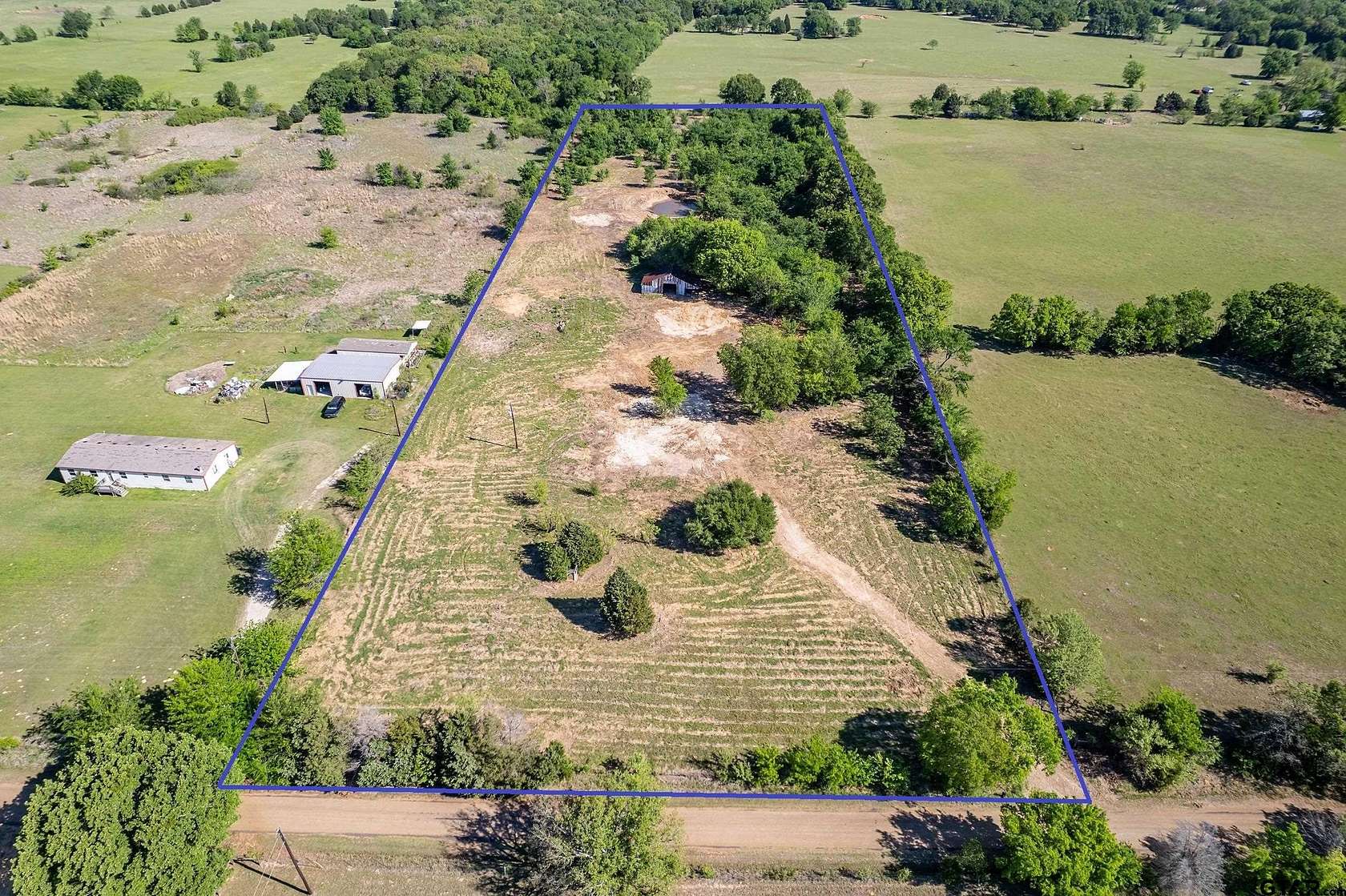 7 Acres of Land for Sale in Eustace, Texas