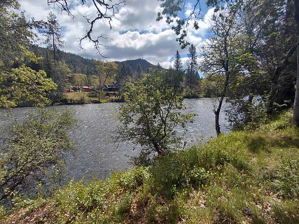 0.28 Acres of Residential Land for Sale in Shady Cove, Oregon