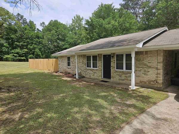 1.5 Acres of Land with Home for Sale in Pine Bluff, Arkansas