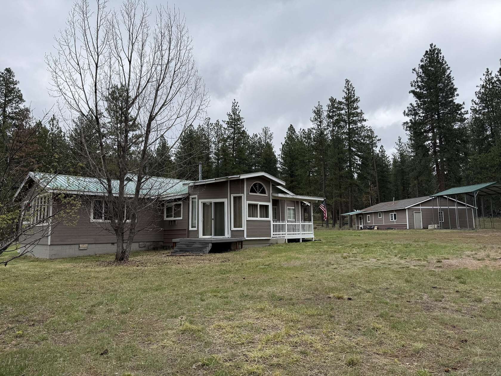 1.82 Acres of Land with Home for Sale in Bonanza, Oregon