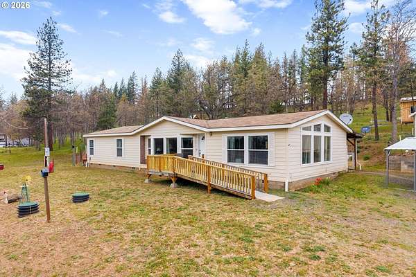5 Acres of Land with Home for Sale in Goldendale, Washington