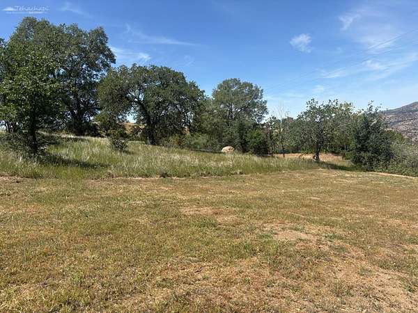 1.13 Acres of Land for Sale in Tehachapi, California