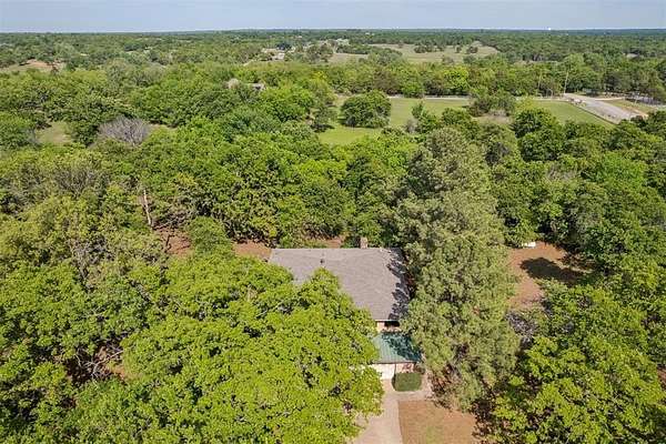 4.77 Acres of Land with Home for Sale in Oklahoma City, Oklahoma