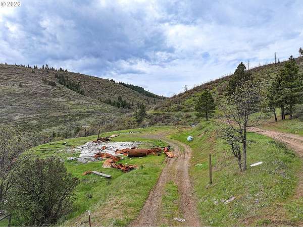40 Acres of Recreational & Residential Land for Sale in The Dalles, Oregon