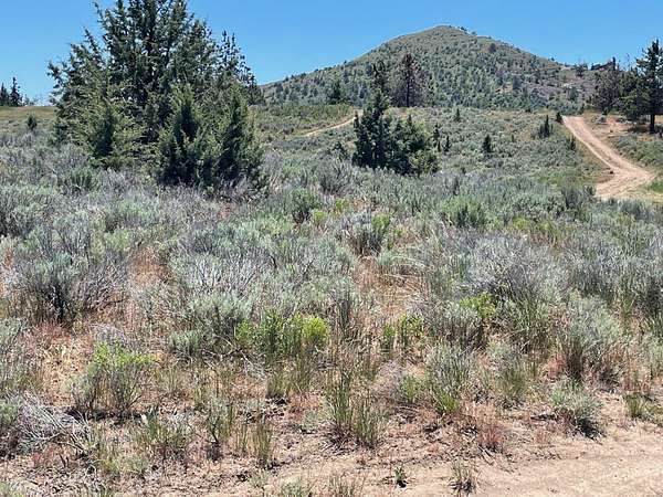 6.7 Acres of Land for Sale in Klamath Falls, Oregon
