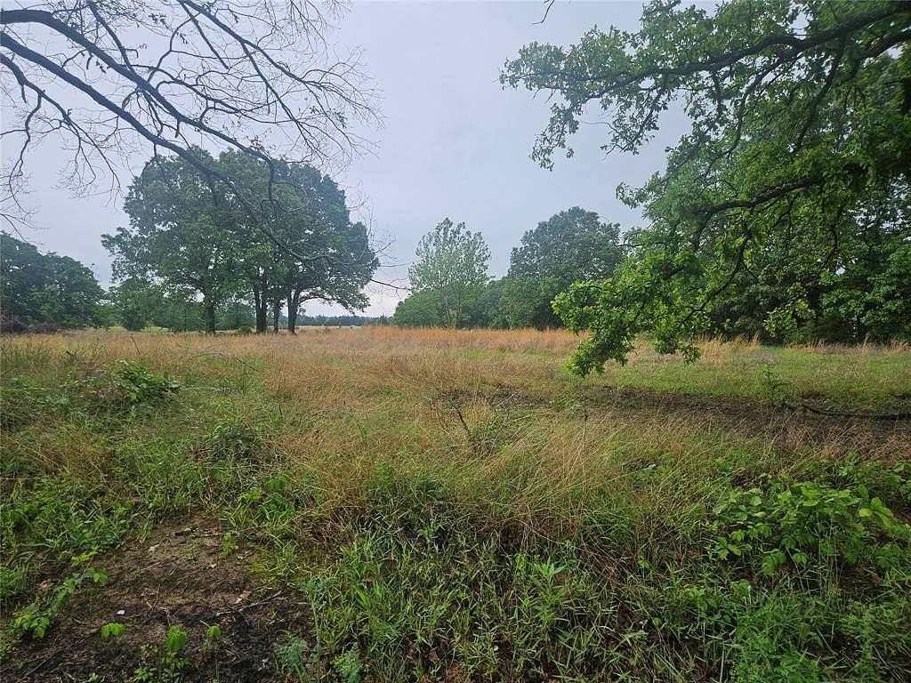 3 Acres of Residential Land for Sale in Paris, Texas