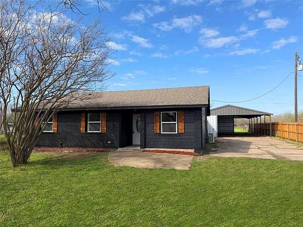 2.5 Acres of Land with Home for Sale in Terrell, Texas