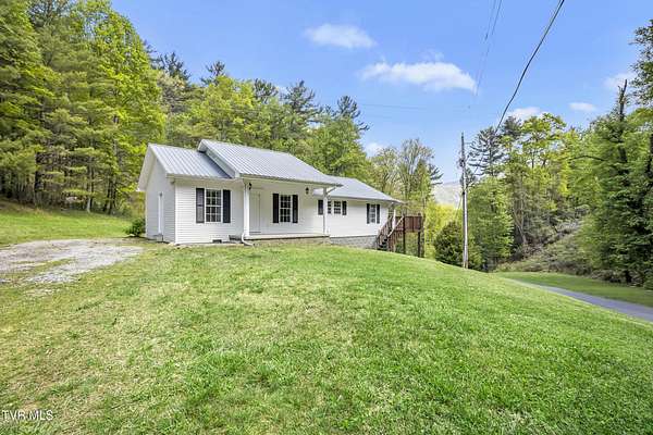 3.5 Acres of Land with Home for Lease in Hampton, Tennessee