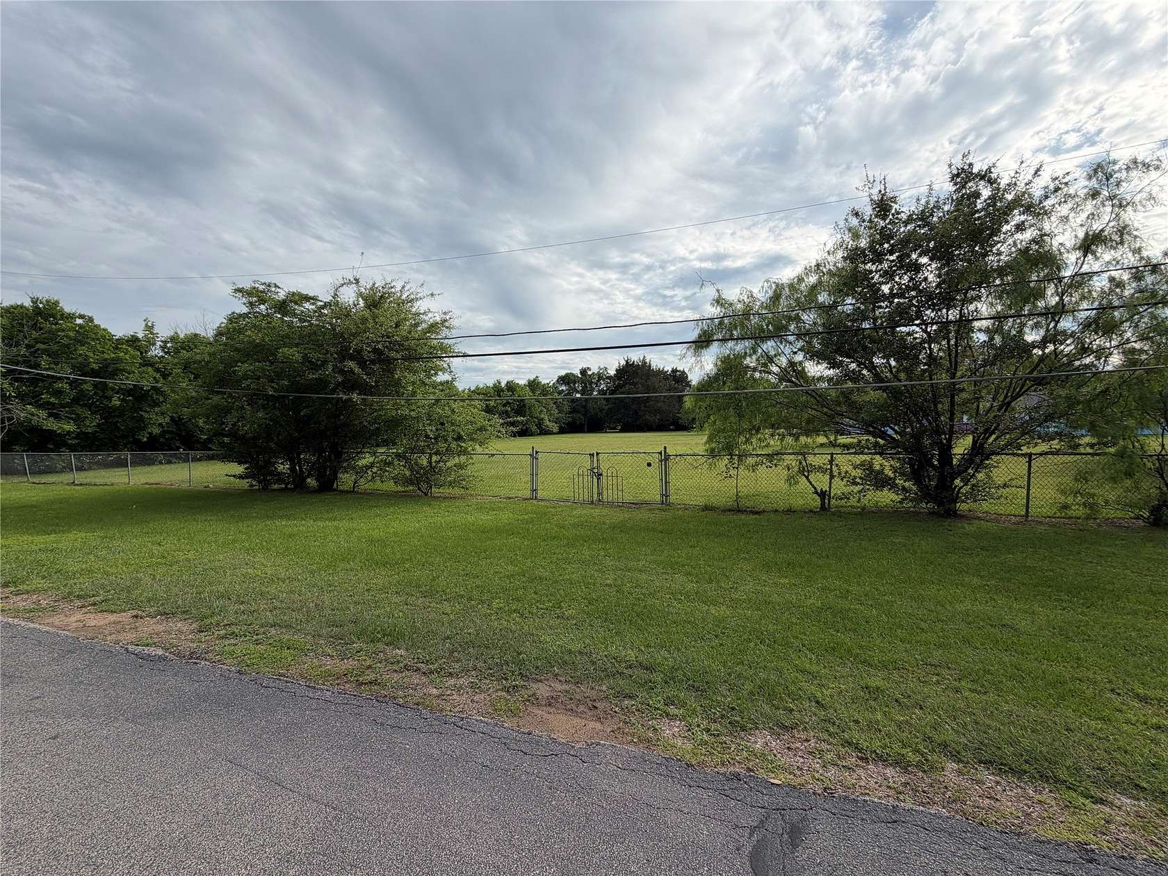 1.25 Acres of Residential Land for Sale in Dallas, Texas