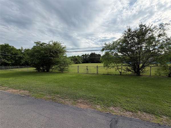 1.25 Acres of Residential Land for Sale in Dallas, Texas
