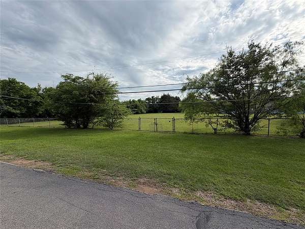 1.25 Acres of Residential Land for Sale in Dallas, Texas