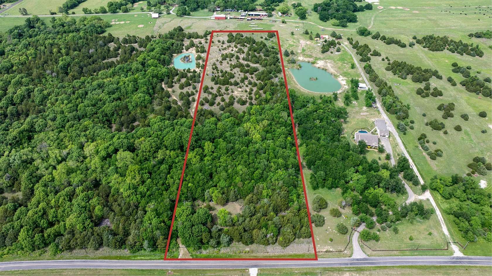 10.6 Acres of Land for Sale in Farmersville, Texas