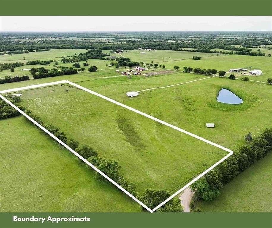 9 Acres of Land for Sale in Campbell, Texas