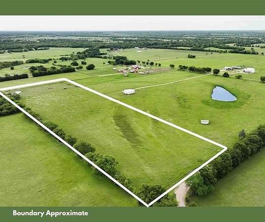 9 Acres of Land for Sale in Campbell, Texas