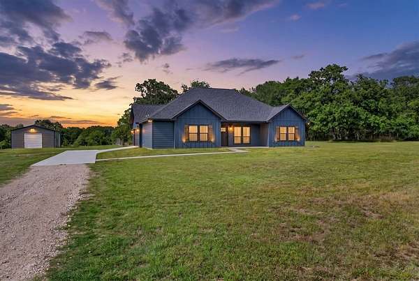 12 Acres of Land with Home for Sale in Athens, Texas