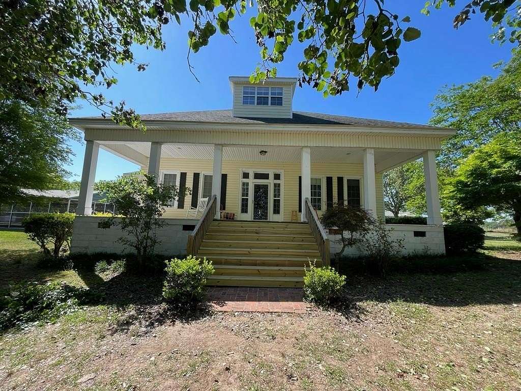 14.5 Acres of Land with Home for Sale in Hartsfield, Georgia