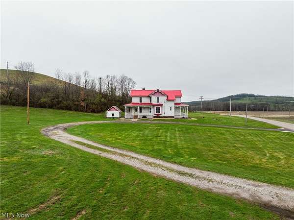 14.4 Acres of Land with Home for Auction in Frazeysburg, Ohio