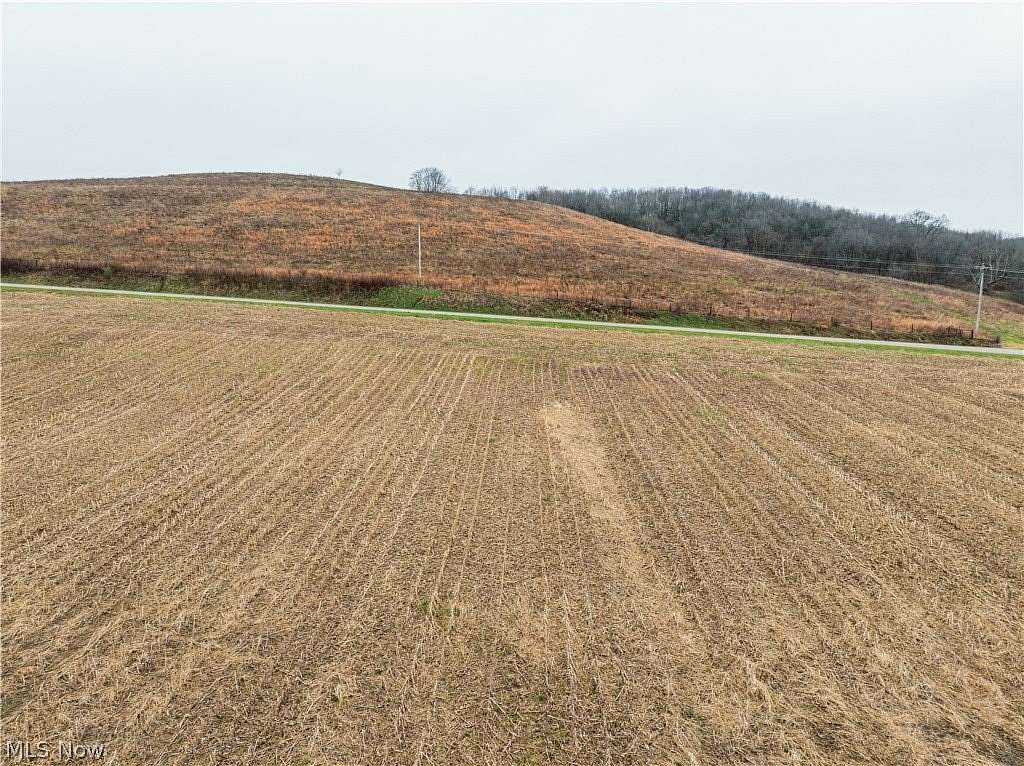17 Acres of Land for Auction in Frazeysburg, Ohio
