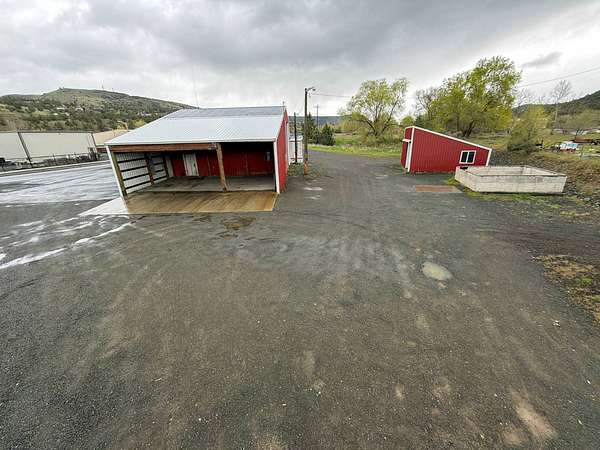 0.56 Acres of Mixed-Use Land for Sale in John Day, Oregon