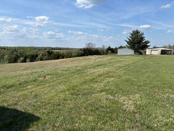 15 Acres of Land for Sale in Loretto, Kentucky