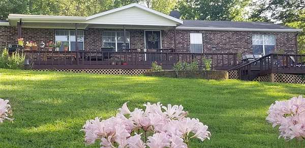 4 Acres of Land with Home for Lease in Fayetteville, Arkansas