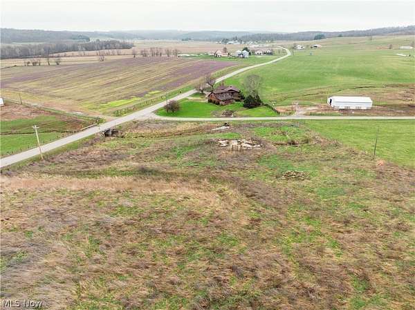 14 Acres of Land for Auction in Frazeysburg, Ohio