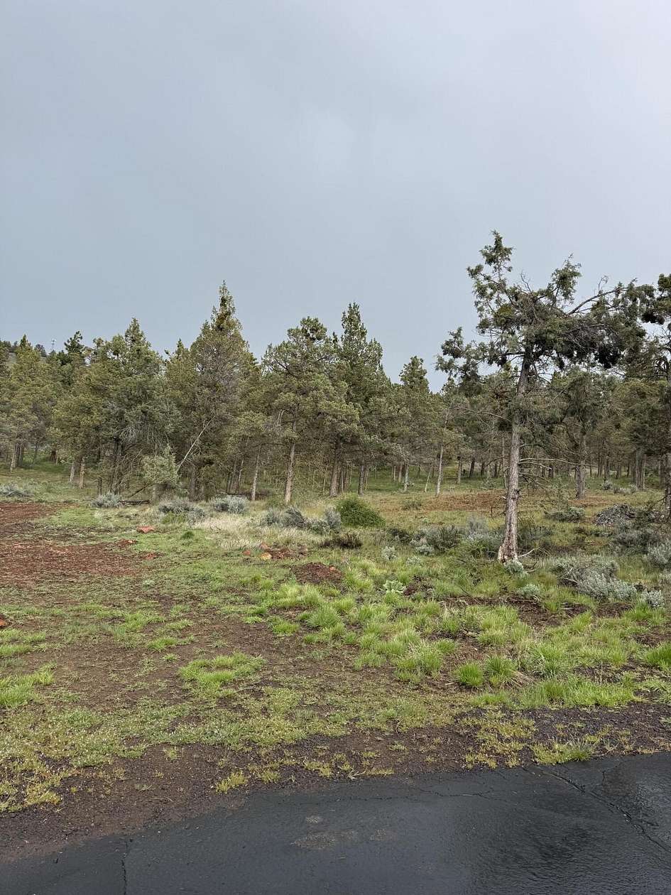 0.55 Acres of Residential Land for Sale in Klamath Falls, Oregon